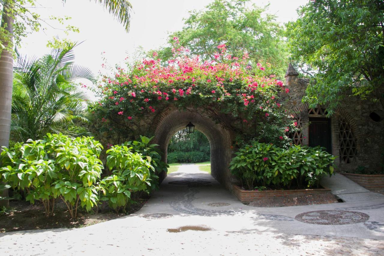 Hotel Hacienda Vista Hermosa Tequesquitengo Exterior photo